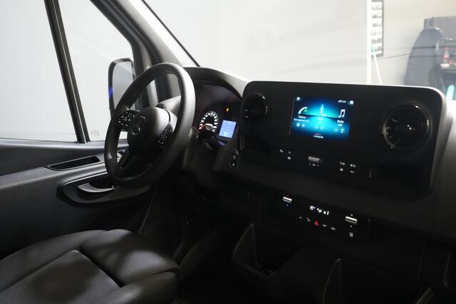 Volkswagen CRAFTER (MB Sprinter 211) Aut. L2H2 BPM VRIJ/ LED/ Standkachel/ Stoelverw./ Carplay/ Cruise/ Camera
