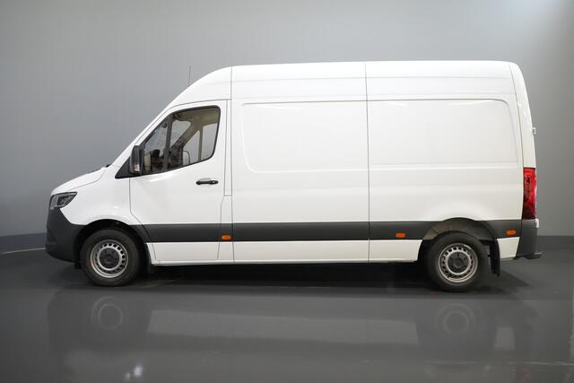 Volkswagen CRAFTER (MB Sprinter 211) Aut. L2H2 BPM VRIJ/ LED/ Standkachel/ Stoelverw./ Carplay/ Cruise/ Camera