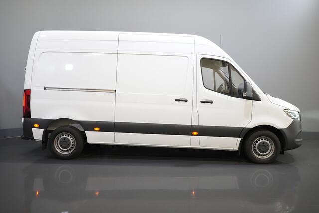 Volkswagen CRAFTER (MB Sprinter 211) Aut. L2H2 BPM VRIJ/ LED/ Standkachel/ Stoelverw./ Carplay/ Cruise/ Camera