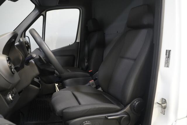 Volkswagen CRAFTER (MB Sprinter 211) Aut. L2H2 BPM VRIJ/ LED/ Standkachel/ Stoelverw./ Carplay/ Cruise/ Camera