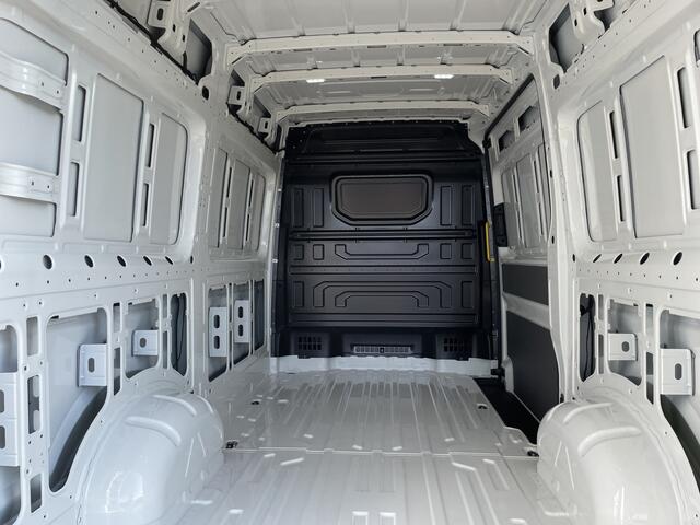 Volkswagen CRAFTER 35 2.0 TDI L3H3 Trendline 140PK hand facelift