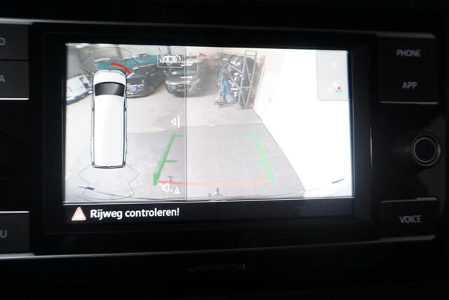 Volkswagen CRAFTER 177pk Automaat L3H3/ L2H2 Highline Camera Apple Carplay/Android Auto Airco Cruise control Euro6