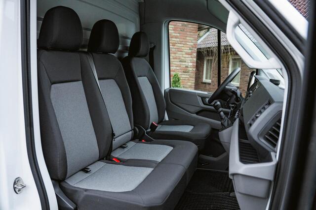 Volkswagen CRAFTER 35 2.0 TDI 177PK L4 Open laadbak Airco | Cruise control | 3-zits | LxBxH 430x203x40 cm |