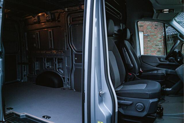 Volkswagen CRAFTER 2.0 TDI 177PK Automaat L3H3 Comfortline 2x LED | NAVI | Ergo. bestuurdersstoel | Camera | Trekhaak |