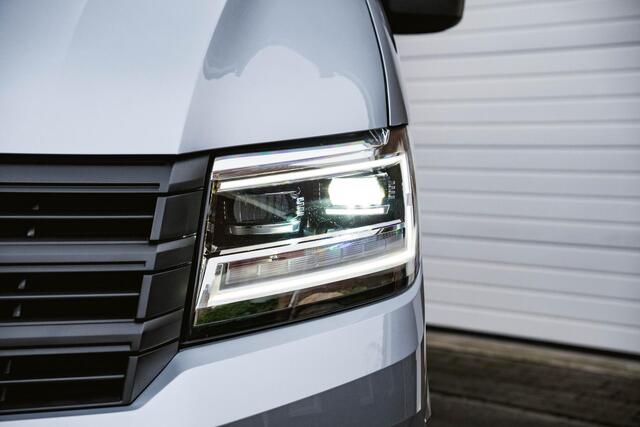 Volkswagen CRAFTER 2.0 TDI 140PK Automaat L3H3 Comfortline 2x LED | NAVI | Camera | Trekhaak | Airco |