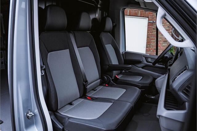 Volkswagen CRAFTER 2.0 TDI 140PK Automaat L3H3 Comfortline 2x LED | NAVI | Camera | Trekhaak | Airco |