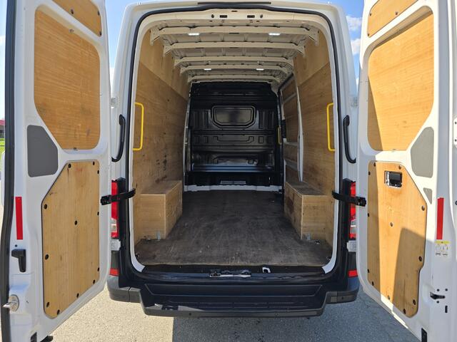Volkswagen CRAFTER 35 2.0 TDI L3 H3 Highline - 140 Pk - Euro 6 - Airco - Cruise Control