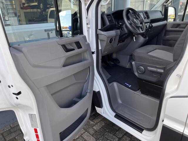 Volkswagen CRAFTER 35 2.0 TDI L3H3 oud L2H2 Airco Cruise control Trekhaak 3000kg Kastinrichting Omvormer Standkachel werkplaats Navigatiesysteem Telefoonverbinding 2-Persoons Camera