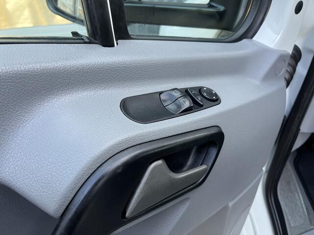 Volkswagen CRAFTER 35 2.0 TDI DC Maxi Kipper 3500kg trekgewicht Euro 6 Airco Cruise controle 6-Persoons Telefoonverbinding Gereedschapskist Kieper Open laadbak Pick-up Bpm vrij