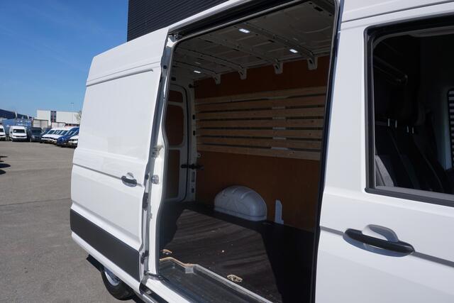 Volkswagen CRAFTER 30 | 140 PK AUT | L3H3 | App-Connect | Camera | Trekhaak | Voorruitverwarming