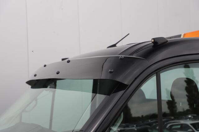 Volkswagen CRAFTER 35 2.0 TDI L4 4Motion Highline 177PK Automaat TIJHOF Luchtvering Deep Black Metallic Stuur & Stoelverwarming Navigatie Carplay Android Full LED 1290KG Laadvermogen!