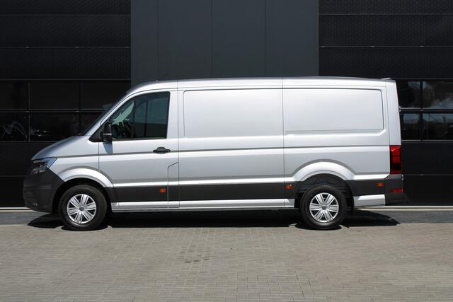 Volkswagen CRAFTER 35 2.0 TDI L3H2 177pk - Facelift - Navigatie - LED - Geveerde stoel - Virtual cockpit - Camera - Verwarmd stuur - Stoelverwarming - Rijklaar