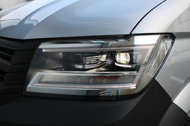 Volkswagen CRAFTER 35 2.0 TDI L3H2 177pk - Facelift - Navigatie - LED - Geveerde stoel - Virtual cockpit - Camera - Verwarmd stuur - Stoelverwarming - Rijklaar