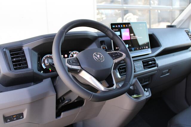 Volkswagen CRAFTER 35 2.0 TDI L3H2 177pk - Facelift - Navigatie - LED - Geveerde stoel - Virtual cockpit - Camera - Verwarmd stuur - Stoelverwarming - Rijklaar