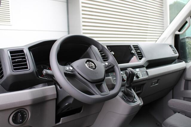 Volkswagen CRAFTER 35 2.0 TDI L3H3 177pk - 2x Schuifdeur - LED - Trekhaak - Navigatie - DAB - Geveerde stoel - Camera - Stoelverwarming - Rijklaar