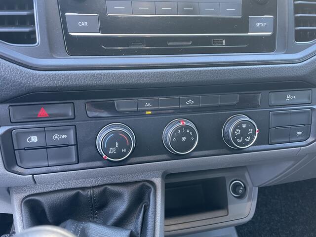 Volkswagen CRAFTER 35 2.0 TDI L4H3 Highline Airco - parkeersensoren achter - cruise control - zijschuifdeur rechts - tussenschot volledig - Ideaal voor camper