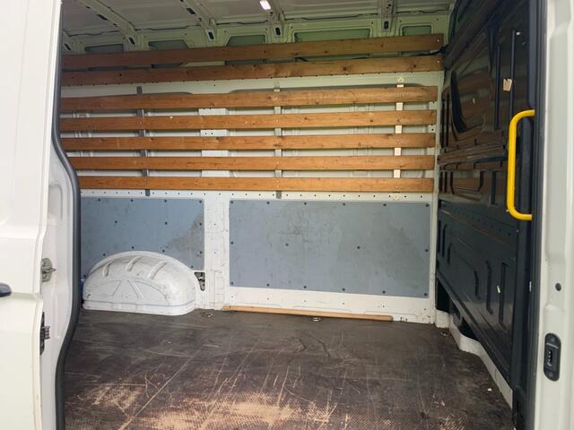 Volkswagen CRAFTER 30 2.0TDi L3H3 ComfortLine AIRCO NW. APK, DISTRIBUTIE, KOPPELING