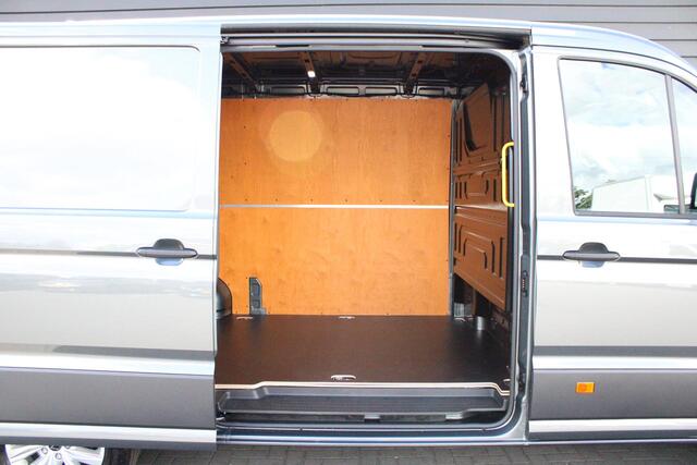 Volkswagen CRAFTER Facelift 30 2.0 TDI 170pk DSG L3H2 Exclusive Facelift Trekhaak Camera Stoelverwarming Led Navigatie