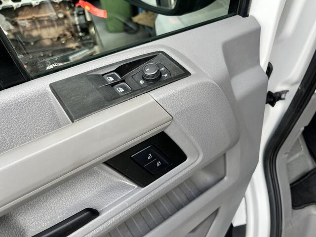 Volkswagen CRAFTER 35 2.0 TDI DC Open laadbak Airco Cruise controle Pick-up Euro 6 Parkeerhulp achter evt 2500kg trekgewicht 6 persoons p-up bakwagen open laadbak Pritsche