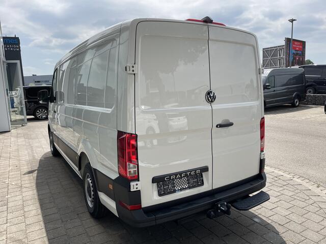 Volkswagen CRAFTER 30 2.0 TDI L3H2 Highline 140pk Automaat | Trekhaak | App connect