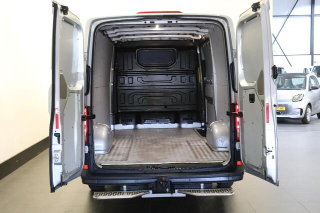 Volkswagen CRAFTER 2.0 TDI L3H2 - Airco - Navi - Cruise - ¤15.900,- Excl.