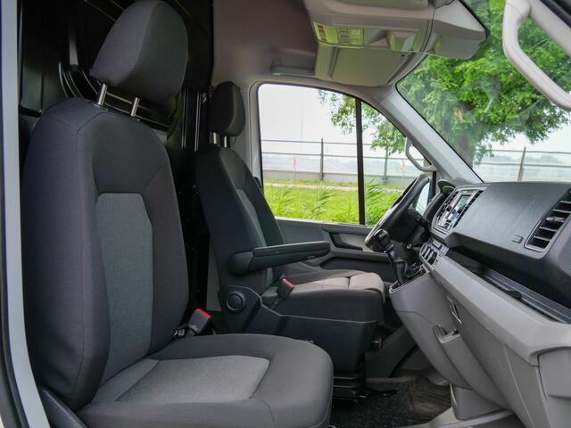 Volkswagen CRAFTER 35 2.0 TDI 141PK L3H3 Highline | TREKHAAK | CAMERA | CARPLAY |