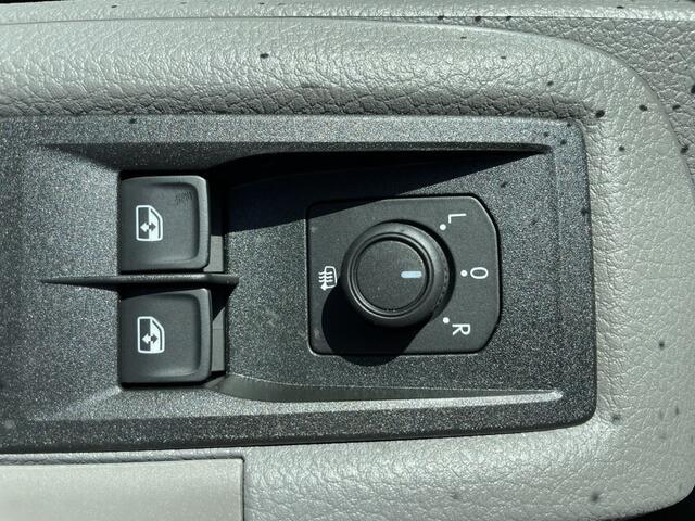 Volkswagen CRAFTER 35 2.0 TDI L3H3 Trendline 140pk Hand | Trekhaak met opstap | App connect