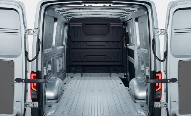 Volkswagen CRAFTER 30 2.0 TDI L3H3 Trendline / Trekhaak / Cruise control / Automatische airco /