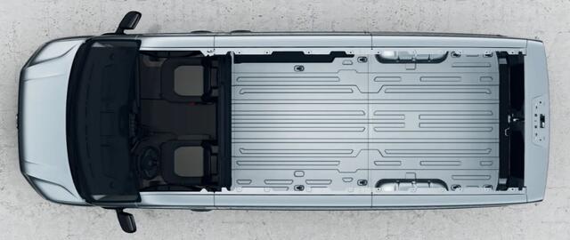 Volkswagen CRAFTER 30 2.0 TDI L3H3 Trendline / Trekhaak / Cruise control / Automatische airco /