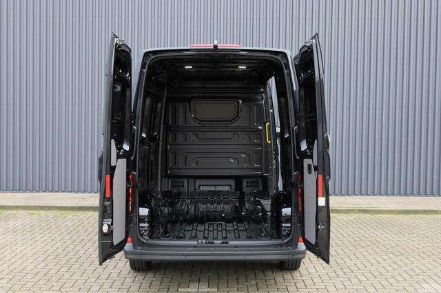 Volkswagen CRAFTER Bedrijfswagens 2.0 TDI EU6 140PK DSG Exclusive L3H3 GVW 3.5T WB 3640 MM | Trekhaak | Camera | ACC | Clima | DAB | 17 inch