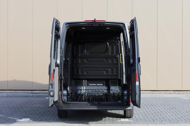 Volkswagen CRAFTER 2.0 TDI EU6 140PK DSG Exclusive L3 GVW 3.5T WB 3640mm | Trekhaak | Navi | ACC | DAB | 17 inch