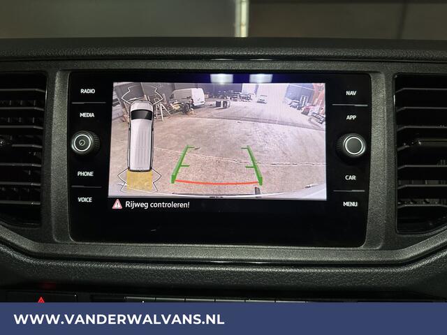 Volkswagen CRAFTER 2.0 TDI 141pk L3H3 L2H2 Euro6 Airco | Camera | Navigatie | Android Auto | Stoelverwarming Parkeersensoren, Bijrijdersbank, 3000kg trekvermogen, zilver