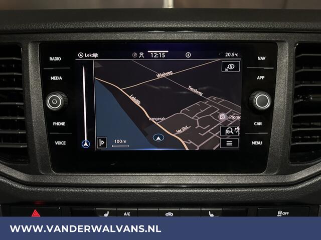 Volkswagen CRAFTER 2.0 TDI 141pk L3H3 L2H2 Euro6 Airco | Camera | Navigatie | Android Auto | Stoelverwarming Parkeersensoren, Bijrijdersbank, 3000kg trekvermogen, zilver