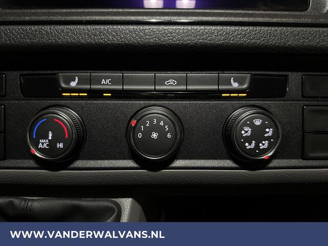 Volkswagen CRAFTER 2.0 TDI 141pk L3H3 L2H2 Euro6 Airco | Camera | Navigatie | Android Auto | Stoelverwarming Parkeersensoren, Bijrijdersbank, 3000kg trekvermogen, zilver