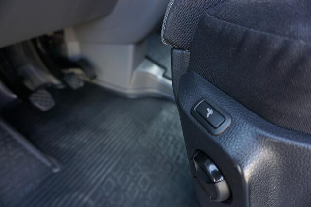 Volkswagen CRAFTER 35 | Bakwagen met laadklep 750 KG | Cruise | Navi | Voorruitverwarming