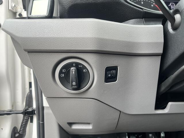 Volkswagen CRAFTER 35 2.0 TDI DC Open laadbak Airco Cruise controle Pick-up Euro 6 Parkeerhulp achter evt 2500kg trekgewicht 6 persoons p-up bakwagen open laadbak Pritsche