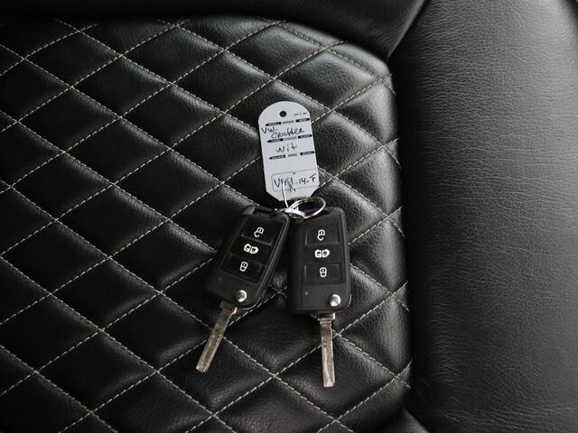 Volkswagen CRAFTER 2.0TDI 140PK DSG Automaat L3H3 Exclusive | Leder | Led | Navigatie | Camera | 3000Kg Trekhaak