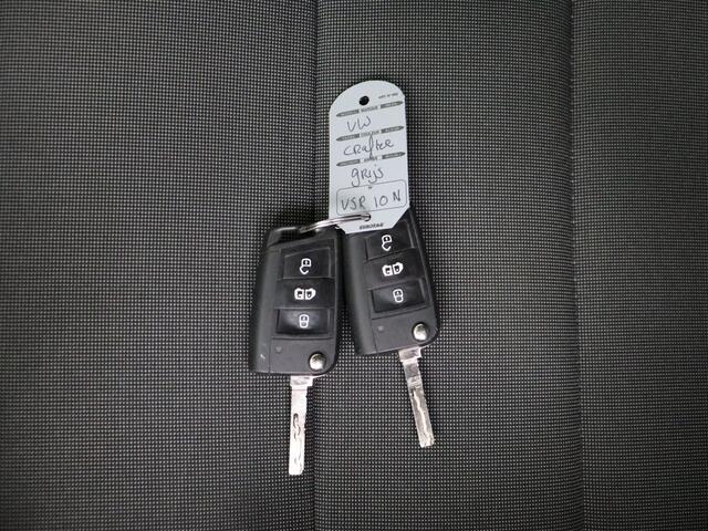 Volkswagen CRAFTER 2.0TDI 140PK DSG Automaat L4H3 Highline | Navigatie | Camera | 3-Persoons | Betimmering