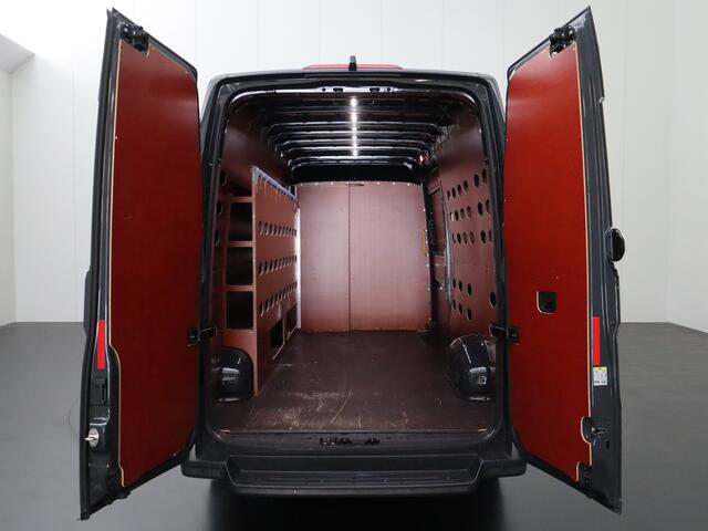 Volkswagen CRAFTER 2.0TDI 140PK DSG Automaat L4H3 Highline | Navigatie | Camera | Airco | Cruise | 3-Persoons