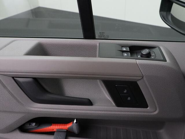 Volkswagen CRAFTER 2.0TDI 140PK DSG Automaat L4H3 Highline | Navigatie | Camera | Airco | Cruise | 3-Persoons