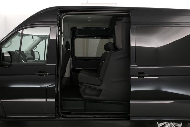 Volkswagen CRAFTER 2.0 TDI DSG HIGHLINE EXCLUSIVE L3H3 | FACELIFT MODEL | BPM VRIJ | DUBBELE CABINE | 5 PERSOONS | NIEUW 3000KG TREKHAAK VIRTUAL ADAPTIVE CRUISE LED 140PK CARPLAY 17"LMV