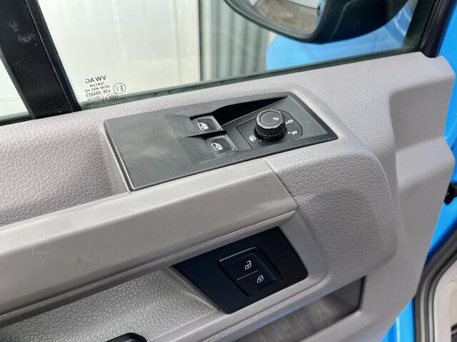 Volkswagen CRAFTER 35 2.0 TDI L3 DC Airco Cruise controle Euro 6 Pick-up Telefoonverbinding Voorruit verwarming 6-persoons Open laadbak Pick-up p-up Bakwagen 1e eigenaar