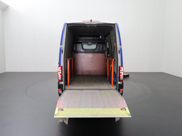 Volkswagen CRAFTER 2.0TDI L3H3 Comfortline Laadklep | Laadlift | Airco | Camera | Betimmering