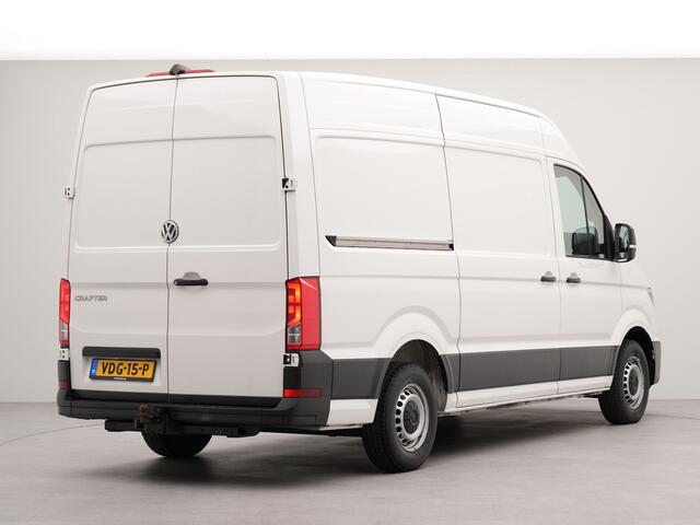 Volkswagen CRAFTER 35 2.0 TDI L3H3 Trendline140pk | Trekhaak | Cruise control | Navigatie | Appconnect | Spraakbediening | 3.5 t trekgew nieuwe L3 H3