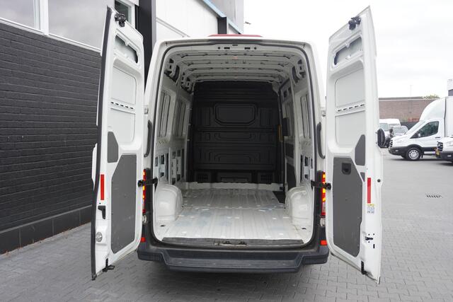 Volkswagen CRAFTER 2.0 TDI L3H3 EURO 6 - Airco - Navi - Cruise - ¤ 21.950,- Excl.