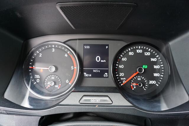 Volkswagen CRAFTER 35 | 163 PK RWD AUT | App-Connect | Camera | Climatronic | 3,5T Trekhaak | Stoelverwarming