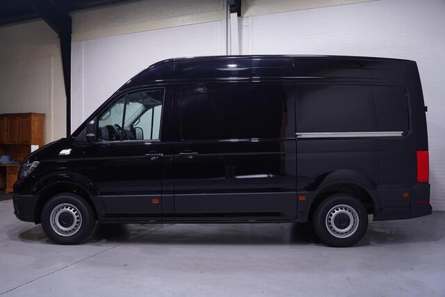 Volkswagen CRAFTER 2.0 TDI 177 pk DSG Aut. L3H3 Nieuw BPM vrij Navi 2x Schuifdeur, LED Koplampen, Trekhaak met 1/2 Opstap, 3-Zits