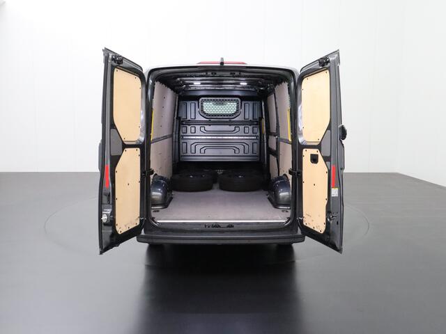 Volkswagen CRAFTER 2.0TDI 140PK DSG Automaat L3H2 | Led | Navigatie | Camera | Multimedia | Betimmering