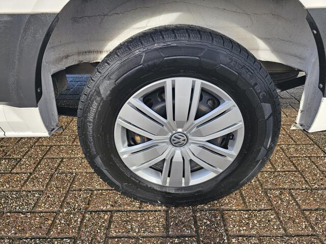 Volkswagen CRAFTER 35 2.0 TDI L3H2 Comfortline 177 PK * Automaat * Trekhaak 3,0t * Camera * Navi * NAP *