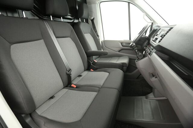 Volkswagen CRAFTER 35 2.0 TDI L3H2 | 177PK | 3500kg Trekgew. | Airco | Cruise | 3-Zits | Trekhaak